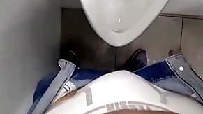 Cumming in the lavatory at the mall - euyurigaucho.com.br