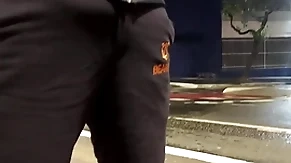 Papai urso not any ponto de ônibus de pau duro leva a putinha pra casa e da um cha de piroca pra vadia ( completo not any red)