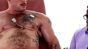 Ir hunk barebacks treacherous doctor after muscled examination
